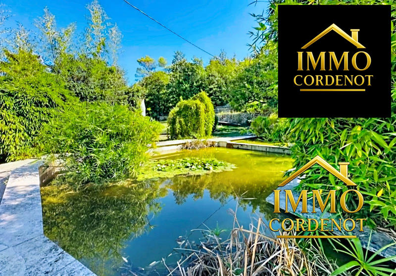 Villa - 250 m² - 7 pièces