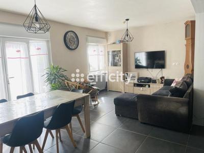 Maison - 88 m² - 5 pièces