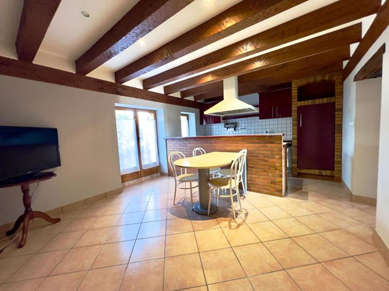 Maison - 230 m² - 7 pièces