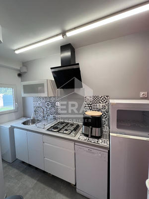 Maison - 235 m² - 8 pièces