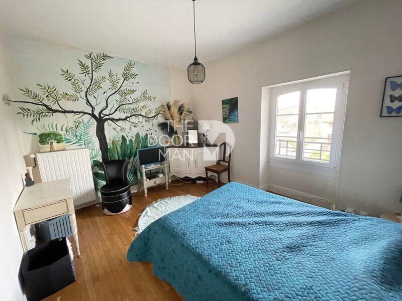 Demeure - 192 m² - 5 pièces