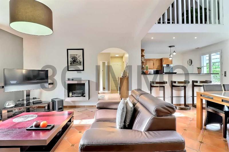 Maison - 163 m² - 7 pièces