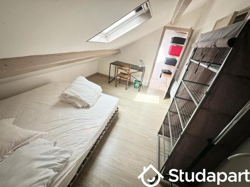 Chambre - 10 m² - 1 pièce