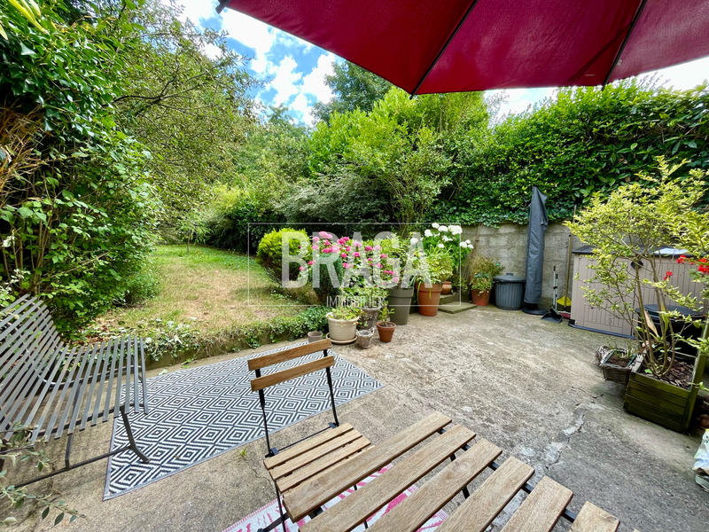 Maison - 220 m² - 9 pièces