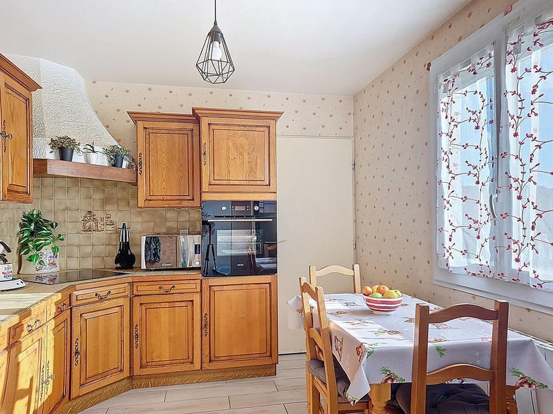 Maison - 600 m² - 5 pièces