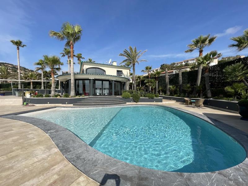 Villa - 224 m² - 5 pièces