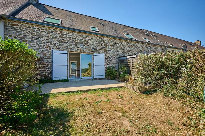 Longère - 2 318 m² - 20 pièces