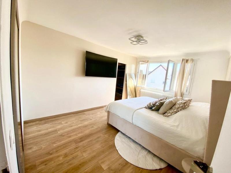 Maison - 230 m² - 7 pièces