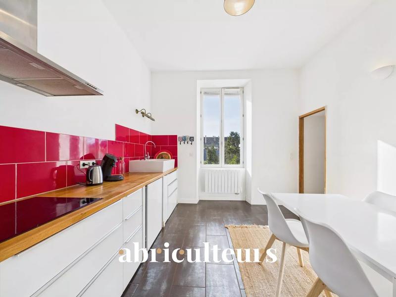 Appartement - 94 m² - 4 pièces