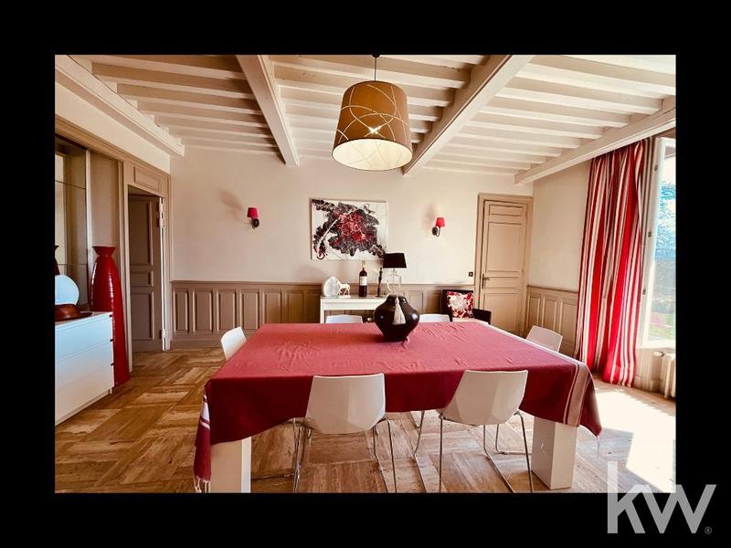 Maison - 445 m² - 9 pièces