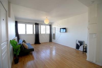 Appartement - 81 m² - 5 pièces