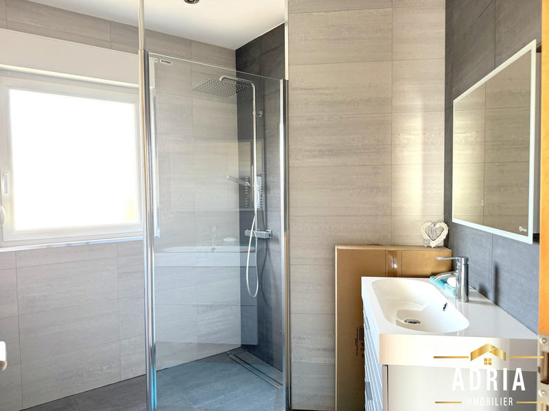 Maison - 196 m² - 7 pièces