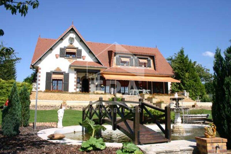 Maison - 290 m² - 7 pièces