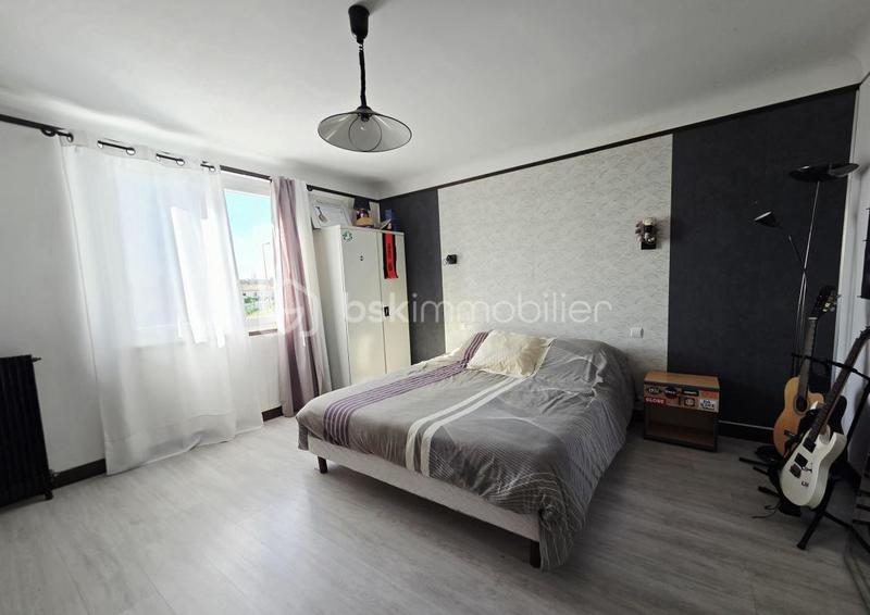 Maison - 186 m² - 8 pièces