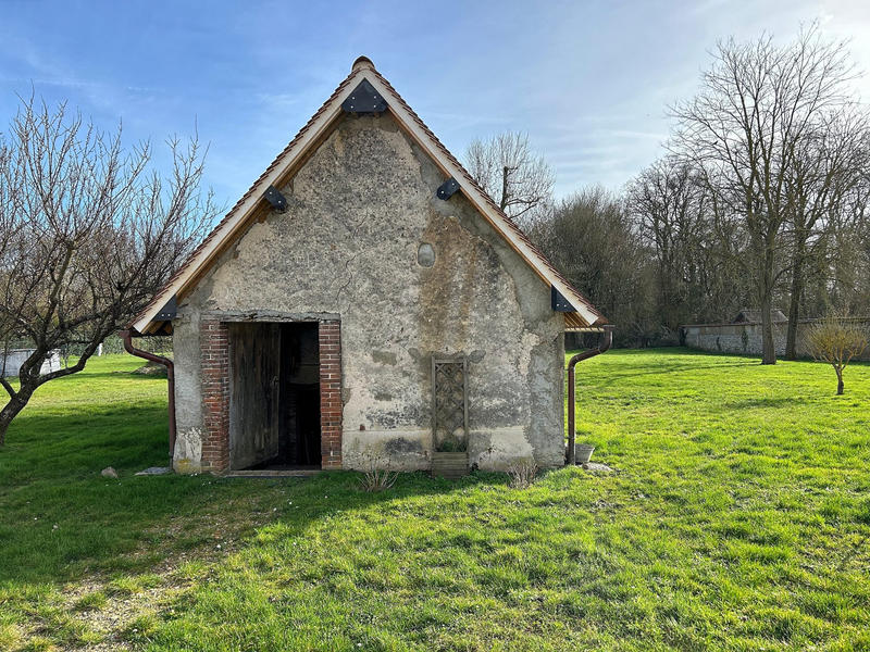 Maison - 325 m² - 12 pièces