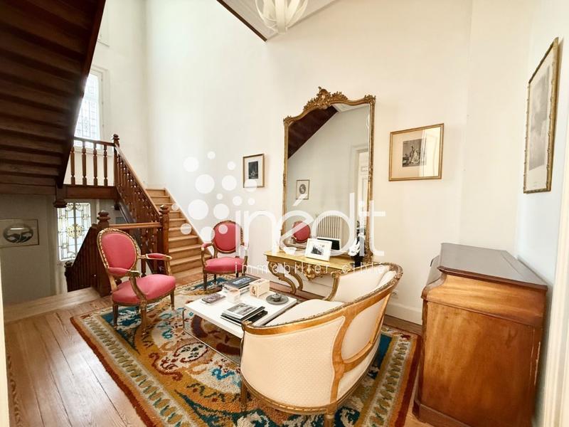 Maison bourgeoise - 289 m² - 8 pièces