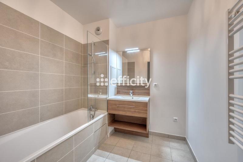 Appartement - 80 m² - 4 pièces