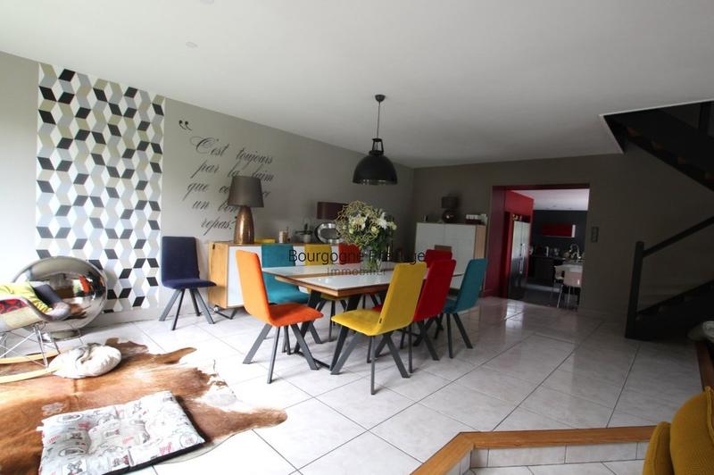 Propriété - 293 m² - 9 pièces