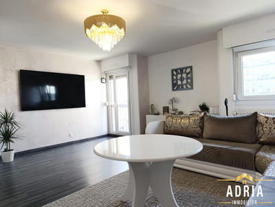 Appartement - 95 m² - 5 pièces