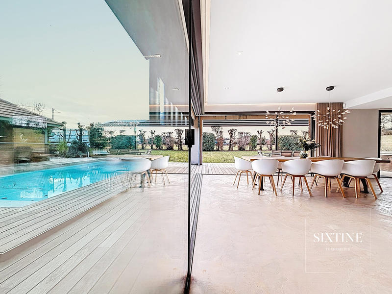 Maison - 261 m² - 7 pièces