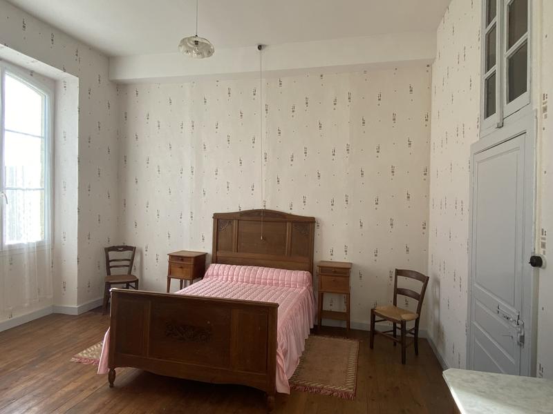 Maison - 400 m² - 12 pièces