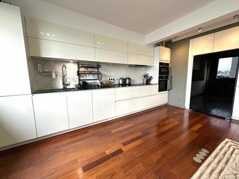 Maison - 188 m² - 8 pièces