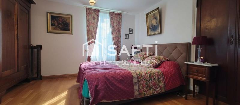 Maison - 219 m² - 8 pièces