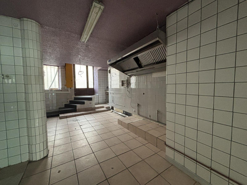 Local commercial - 88 m² - 4 pièces