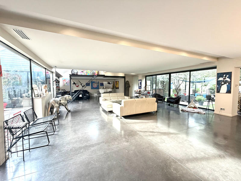 Loft - 397 m² - 6 pièces
