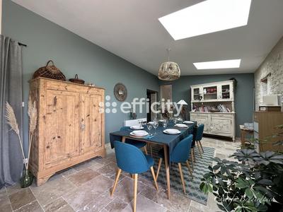 Maison en pierre - 212 m² - 8 pièces