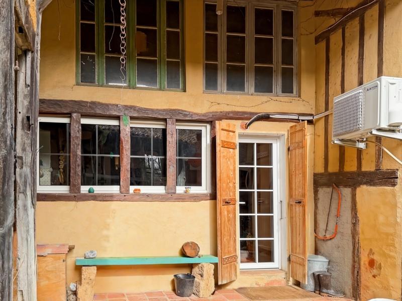 Maison traditionnelle - 250 m² - 9 pièces