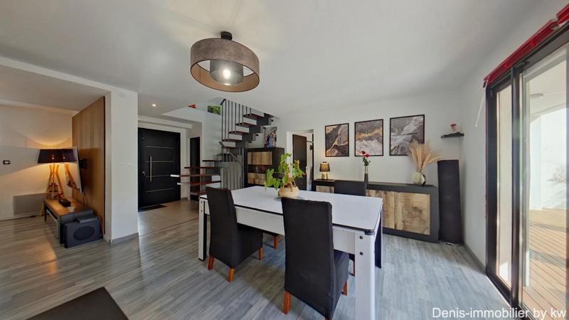 Maison - 151 m² - 6 pièces