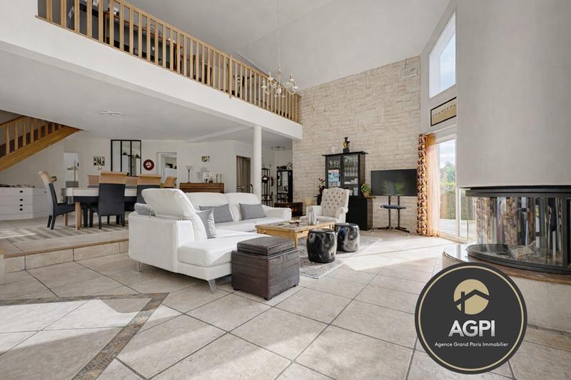 Maison contemporaine - 221 m² - 8 pièces