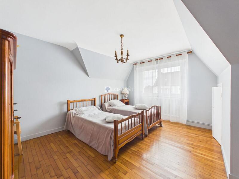 Maison - 192 m² - 7 pièces