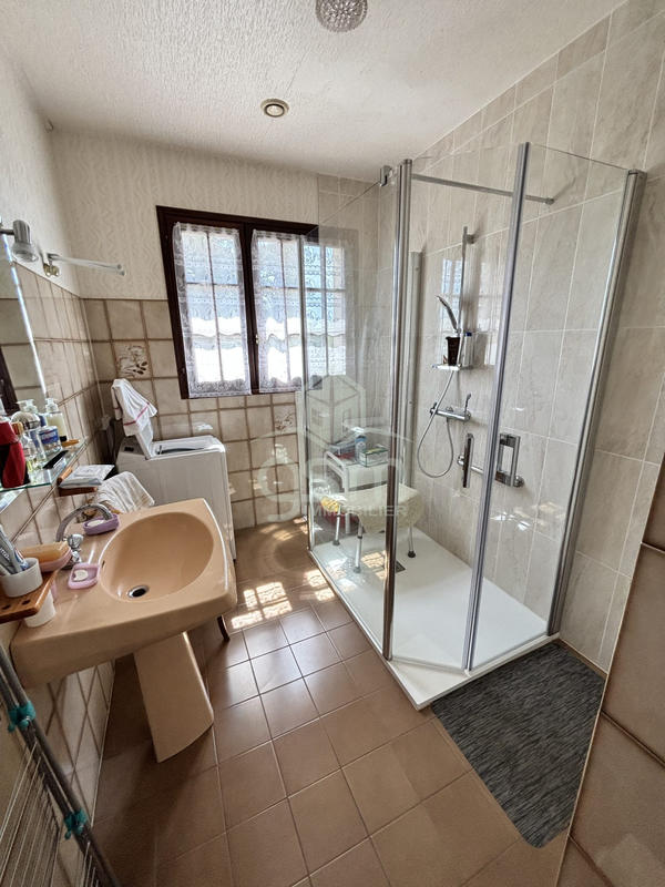 Maison traditionnelle - 156 m² - 6 pièces