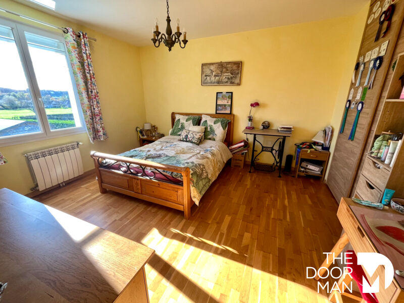 Maison - 171 m² - 7 pièces