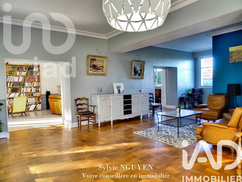 Maison - 486 m² - 12 pièces