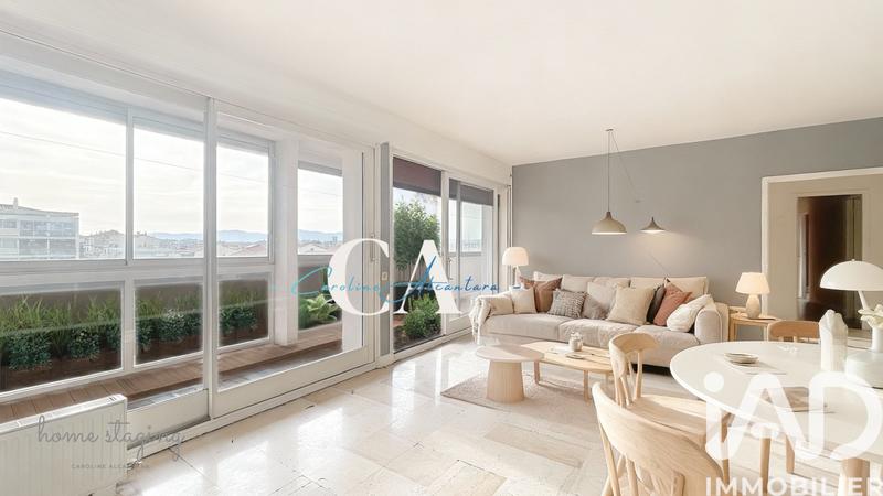 Appartement - 90 m² - 4 pièces