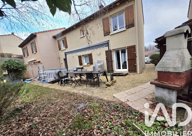 Maison - 90 m² - 5 pièces
