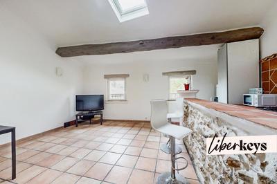 Appartement ancien - 63 m² - 4 pièces