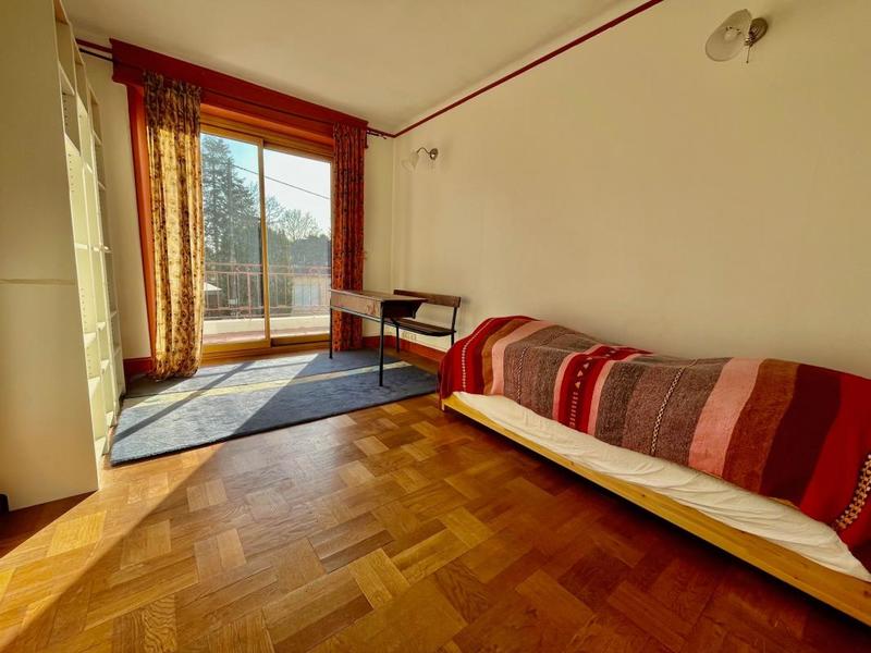 Maison - 240 m² - 9 pièces