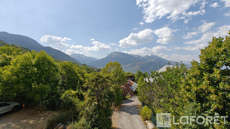 Maison - 260 m² - 17 pièces