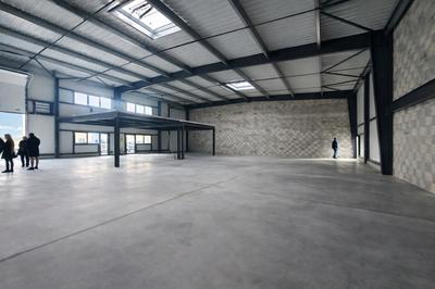 Entrepôt - 724 m²