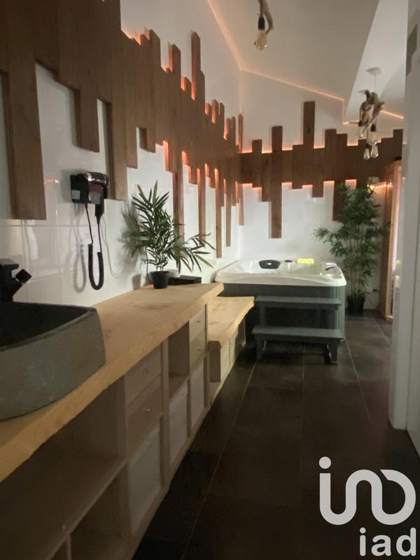 Maison - 206 m² - 6 pièces