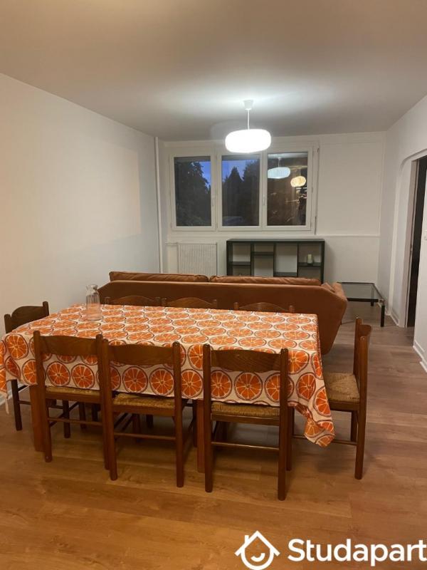 Chambre - 15 m² - 1 pièce