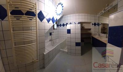 Maison - 242 m² - 9 pièces