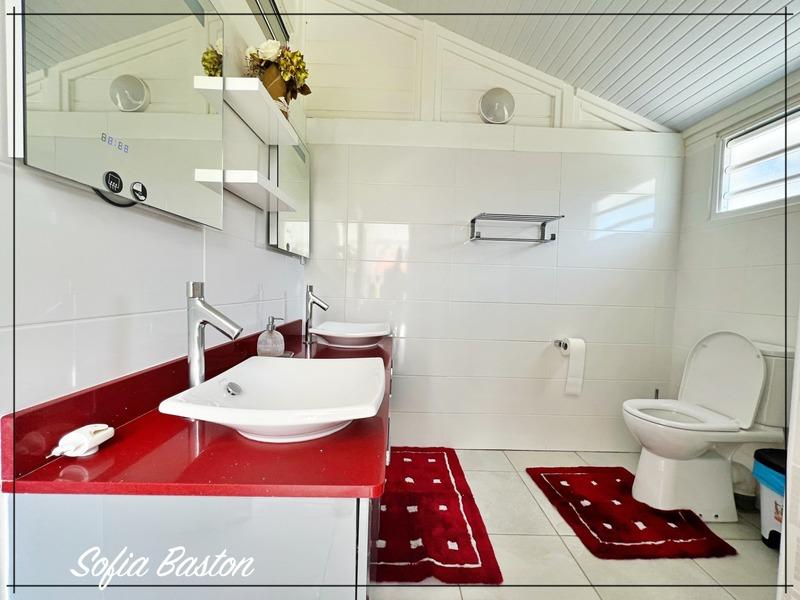 Maison - 231 m² - 7 pièces