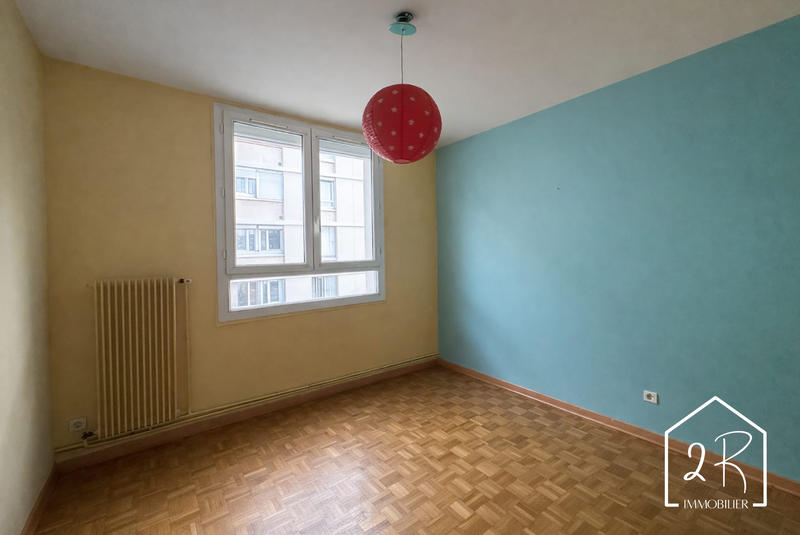 Appartement - 85 m² - 5 pièces