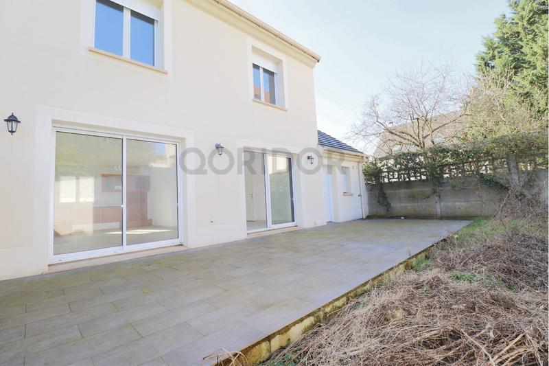 Maison - 90 m² - 5 pièces