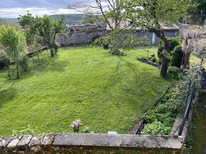 Maison - 220 m² - 8 pièces